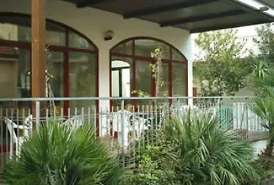 Giovane Italia 3* רימיני