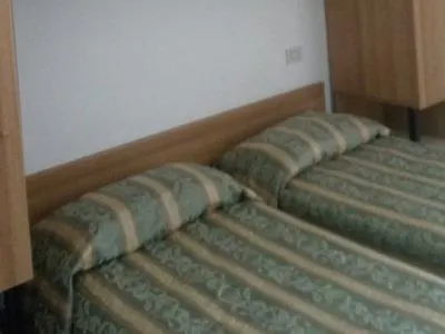 Giovane Italia 3* רימיני